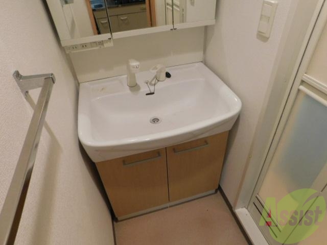 洗面設備　朝の身支度に便利です