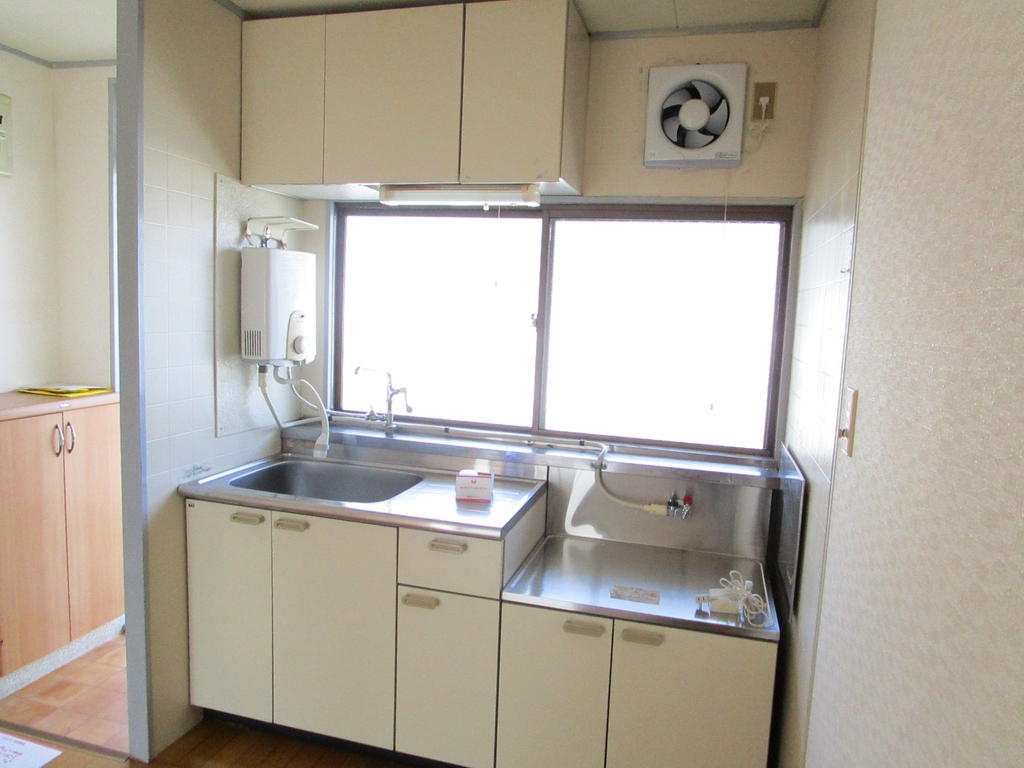 キッチン　窓があり明るいキッチン！