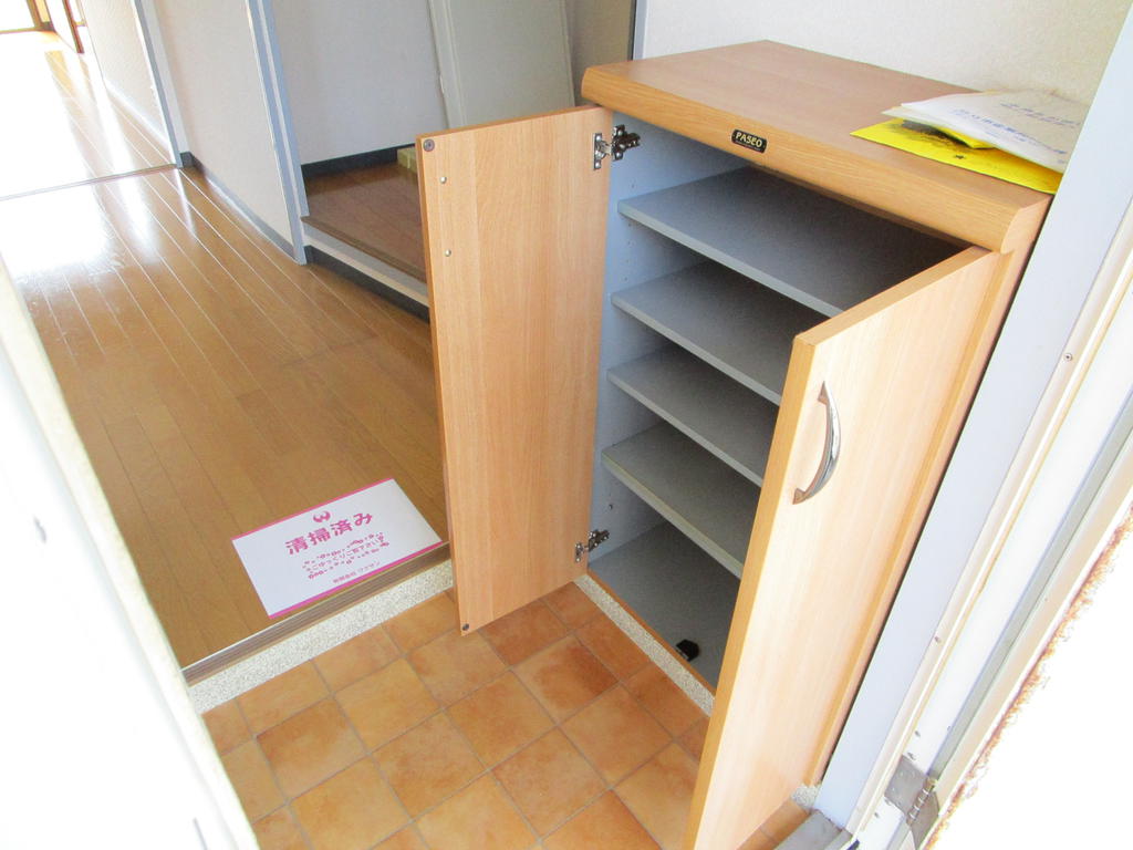 玄関　シューズボックスです