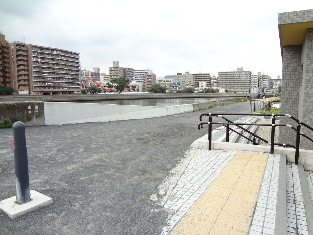 公園　鶴見川（公園）まで200m