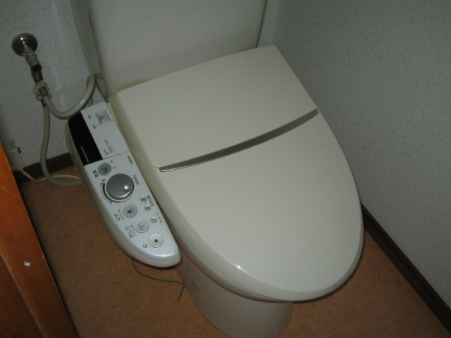 ＪＲ山陽本線 西阿知駅 徒歩6分 2階建 築41年のトイレ写真