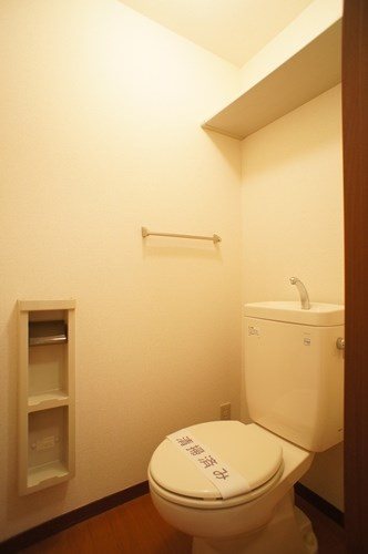 ＪＲ常磐線 松戸駅 徒歩15分 2階建 築24年のトイレ写真