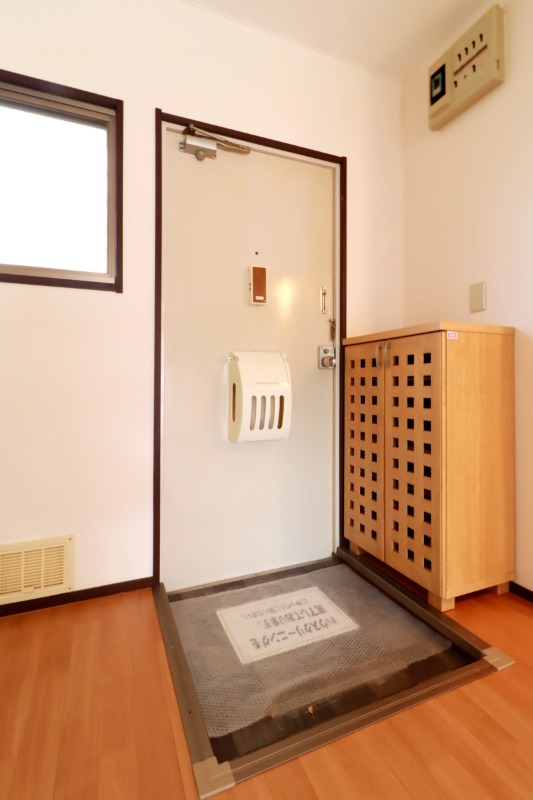 玄関　図面と現状に相違がある場合には現状を優先