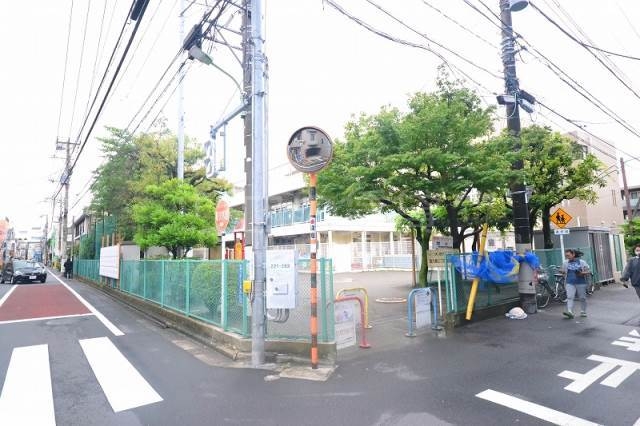 【西六郷仁平荘の公園】