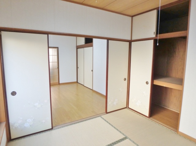 居室・リビング　4.5帖和室２面採光