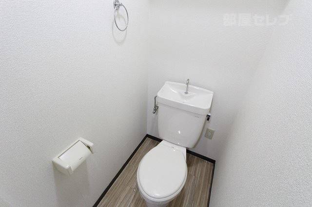 トイレ　※２０５号室の写真です。