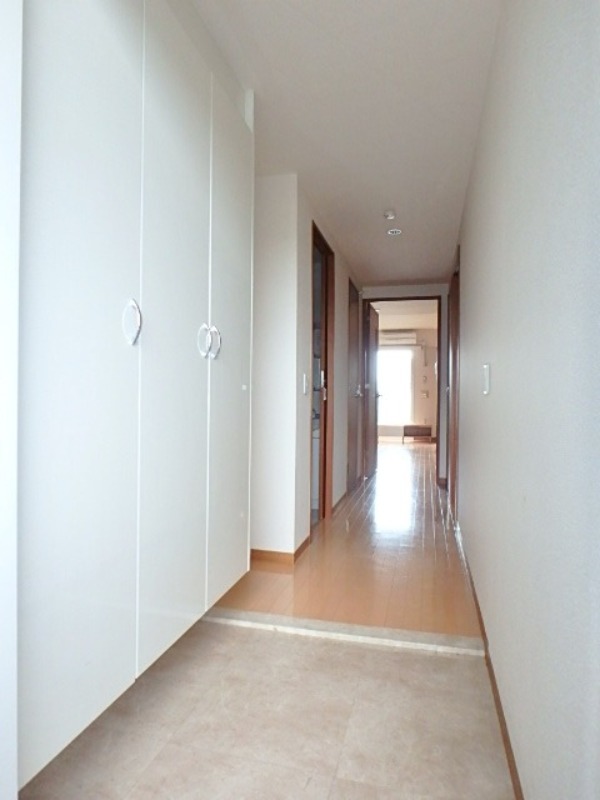 玄関　図面と現状に相違がある場合には現状を優先