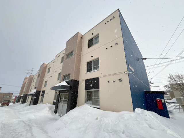 札幌市手稲区富丘三条のマンションの建物外観