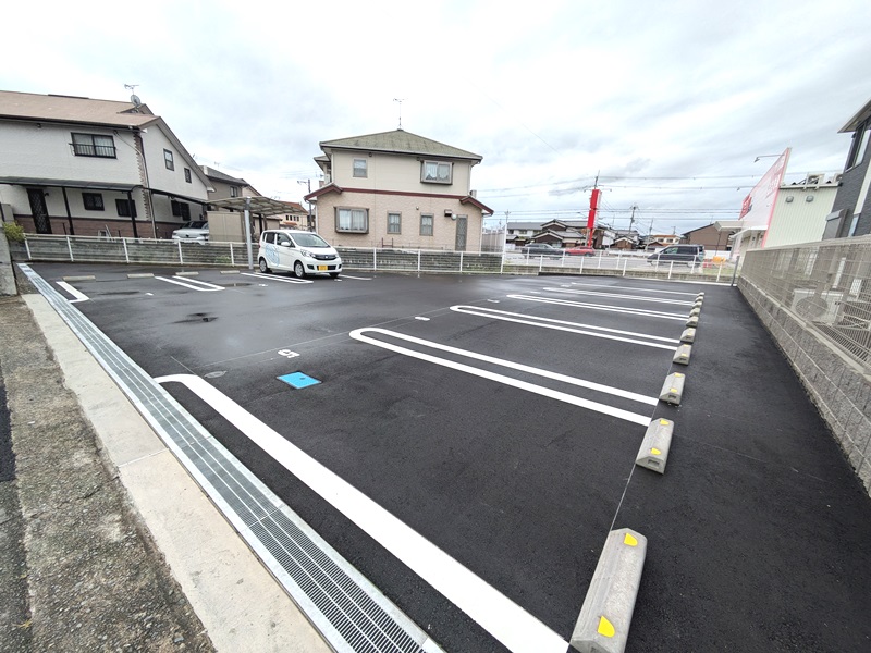 【揖保郡太子町糸井のアパートの駐車場】