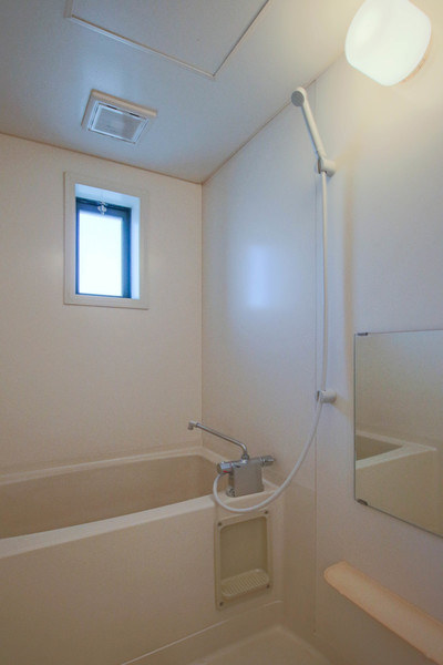 バス・シャワールーム　同じ建物の別の部屋