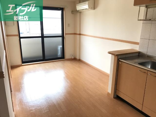 居室・リビング　リビング