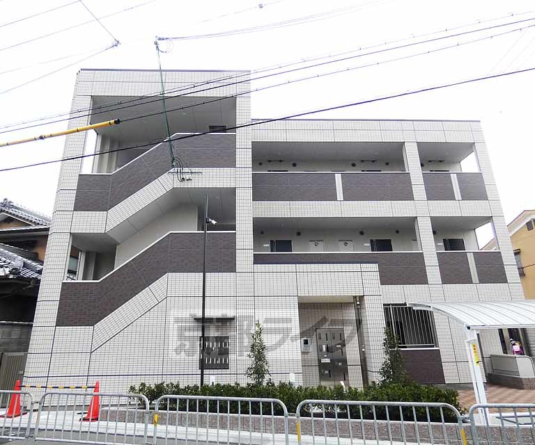 京都市南区吉祥院東砂ノ町のマンションの建物外観