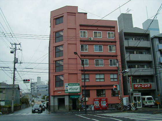 【広島市西区南観音町のマンションの建物外観】