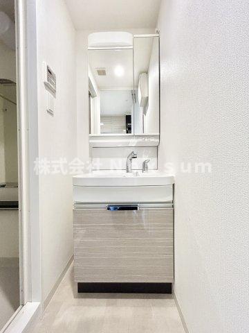 洗面設備　ゆったりとスペースのある洗面所！