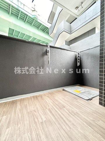 バルコニー　バルコニーからの眺めを楽しみながら食事をしませんか