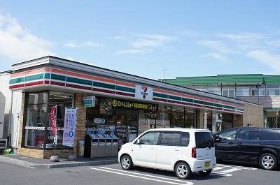 コンビニ　セブンイレブン（コンビニ）まで652m