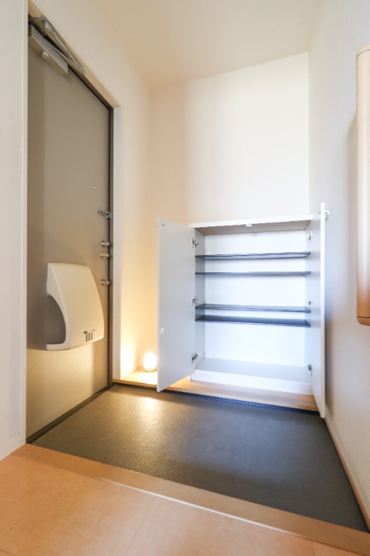 玄関　図面と現状に相違がある場合には現状を優先