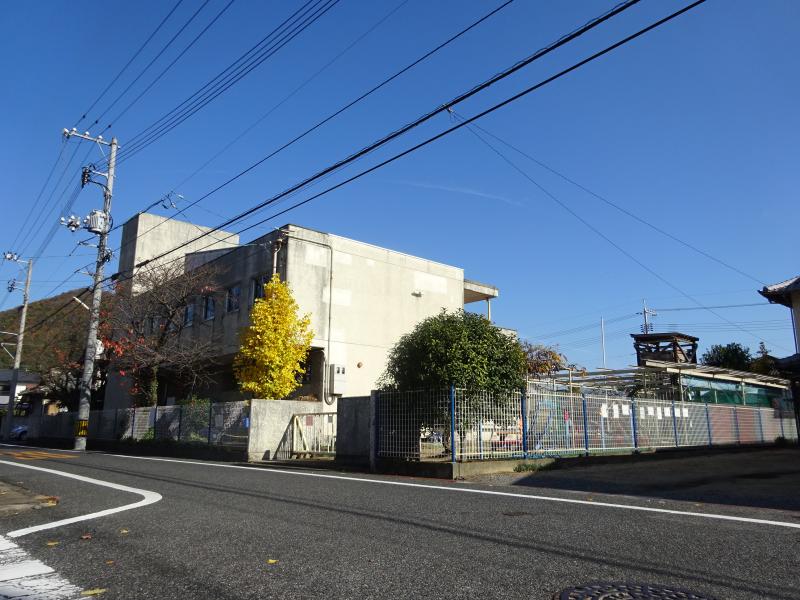 【玉野市田井のアパートの幼稚園・保育園】