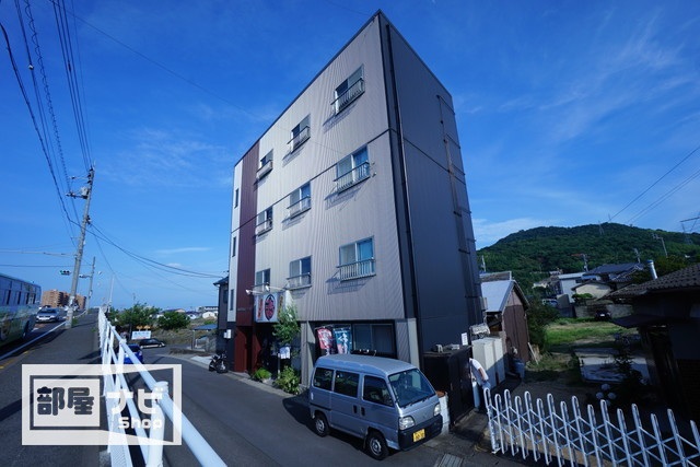【宮脇第15マンションの建物外観】
