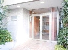 【江東区高橋のマンションのエントランス】