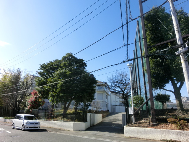 【茅ケ崎戸建Ａの中学校】