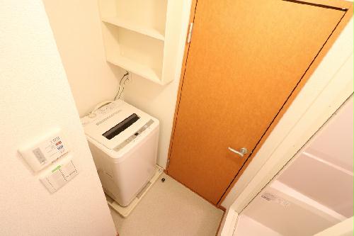 その他設備　洗濯機完備によりお手軽に引越しが可能！