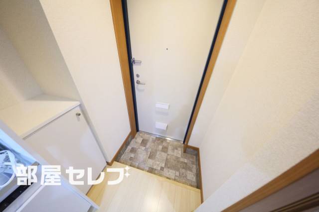 玄関　２０３号室写真
