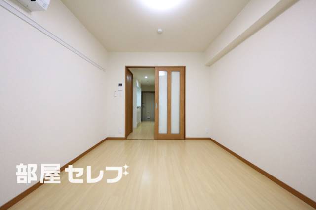 居室・リビング　２０３号室写真