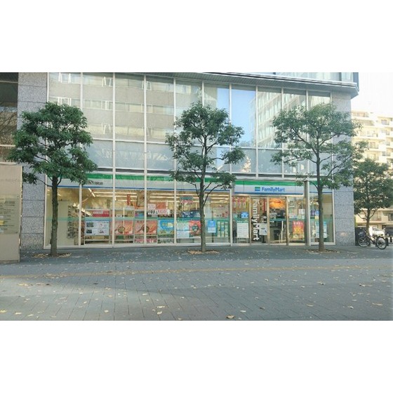 コンビニ　ファミリーマート仙台二日町店（コンビニ）まで121m