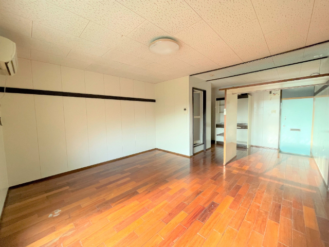 その他　写真は同タイプ・別号室です。