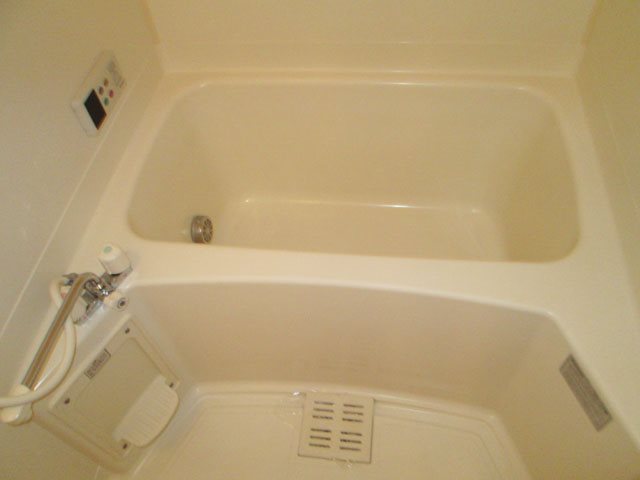 バス・シャワールーム　追い焚き付きでいつでも温かいお風呂に浸かれます☆（イメージ）