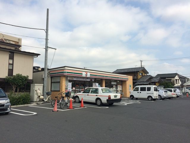 コンビニ　セブン-イレブン草加氷川北店（コンビニ）まで126m