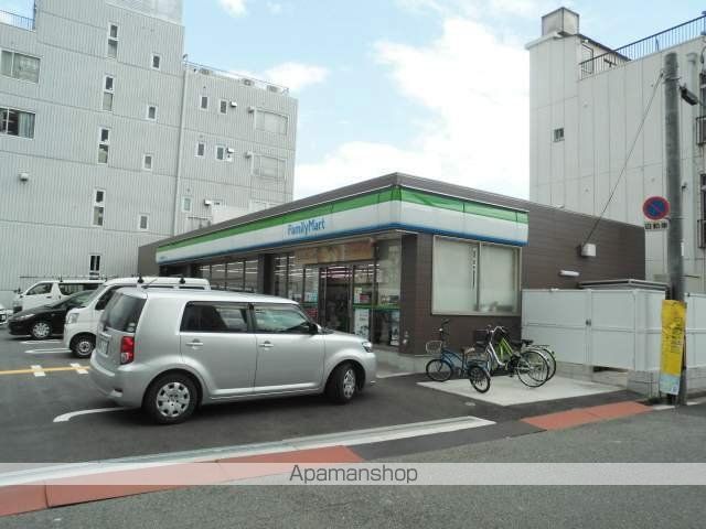 コンビニ　ファミリーマート（コンビニ）まで665m