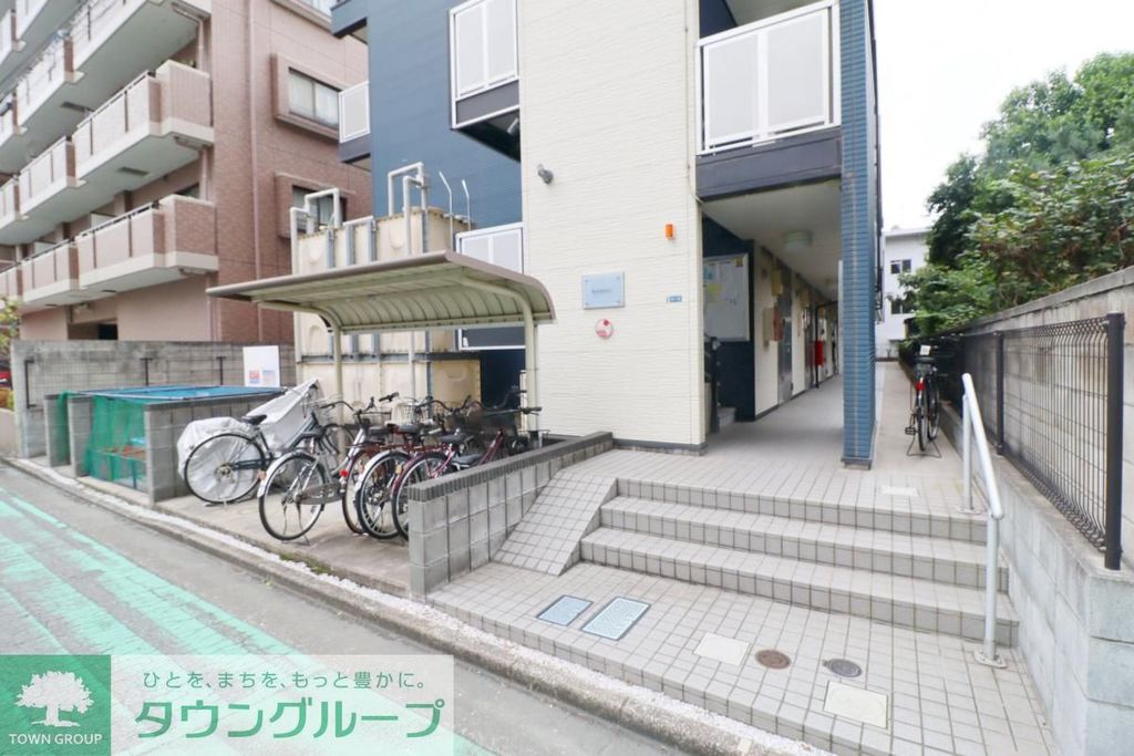 エントランス　駐車場
