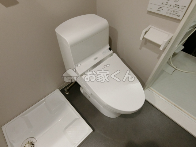 トイレ　ウォシュレット付き