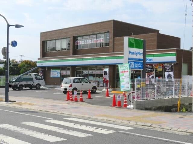 コンビニ　ファミリーマート岡大前店（コンビニ）まで58m