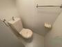 トイレ　こちらはトイレです。清潔感があり、安心して使用できます。