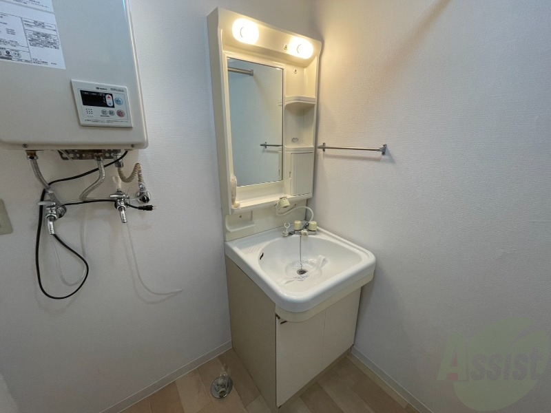 洗面設備　洗面台。身支度にはかかせないですよね～。