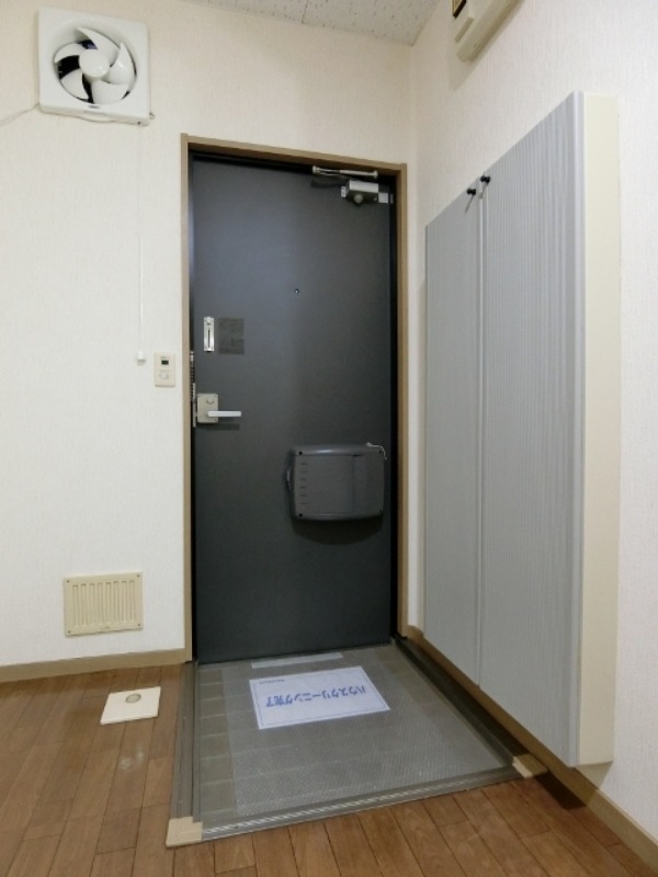 玄関　図面と現状に相違がある場合には現状を優先