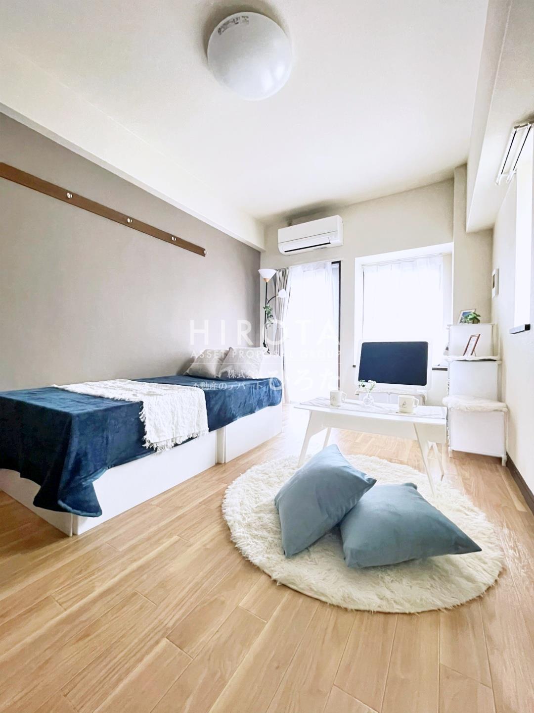 居室・リビング　※モデルルーム写真の為、入居時家具・備品等はついてきません※