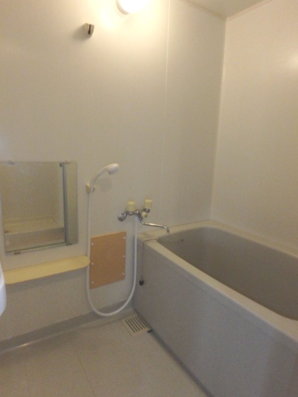 バス・シャワールーム　ゆったりバスルーム♪