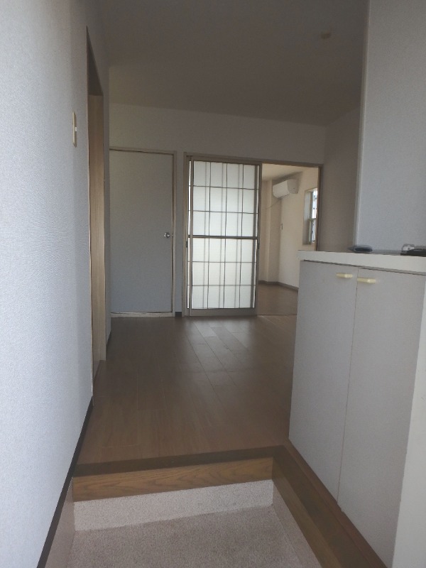 玄関　下駄箱付き！