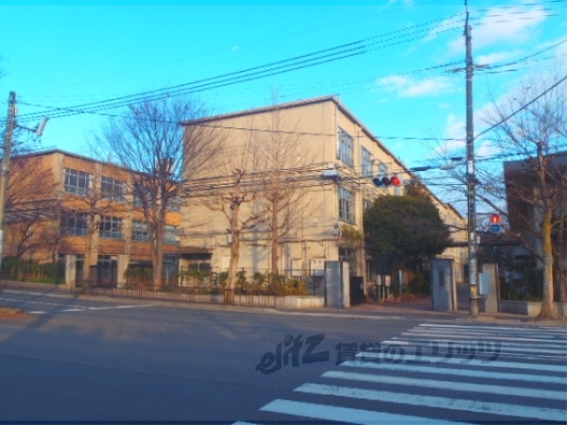 中学校　加茂川中学校（中学校）まで700m