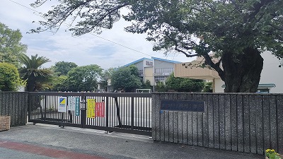 小学校　さいたま市立岩槻小学校（小学校）まで1268m