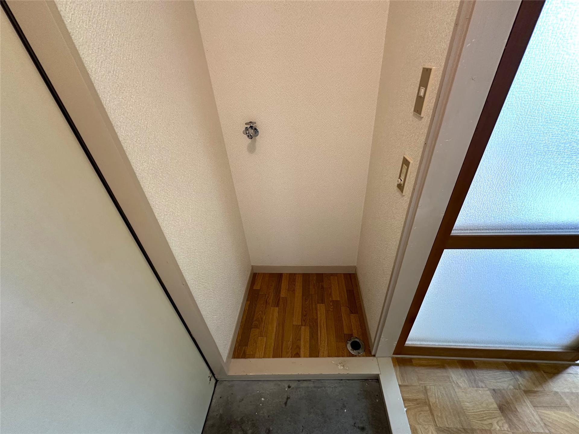 洗面設備　洗濯機置き場