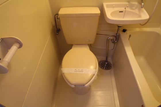 トイレ　別号室写真です