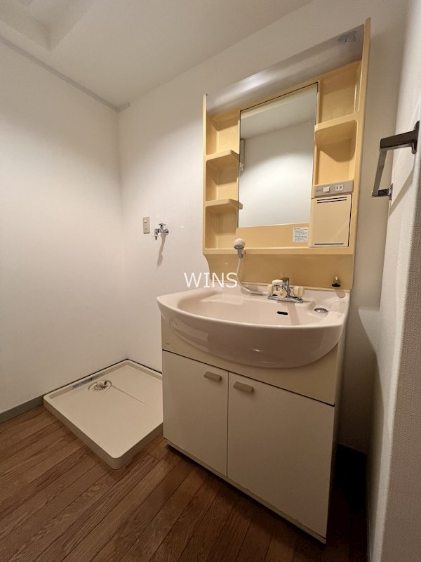 洗面設備　別部屋参考写真です。