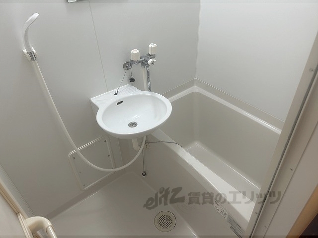 バス・シャワールーム　バス