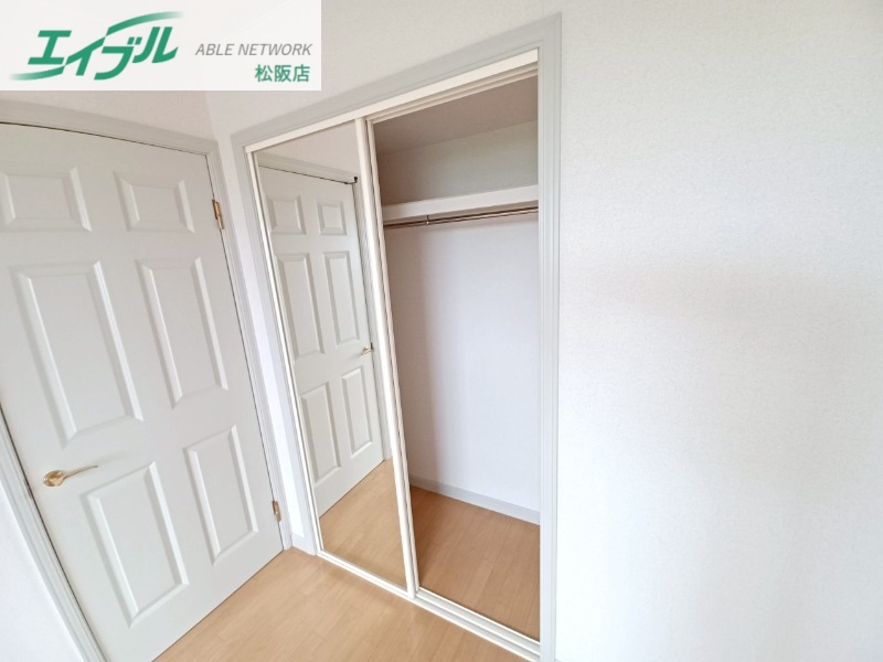 収納　同物件反転タイプの画像です