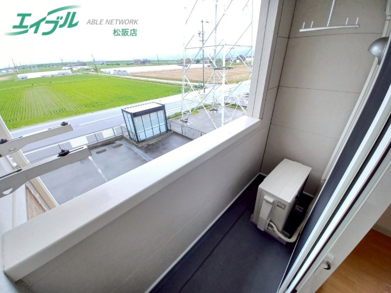 バルコニー　同物件反転タイプの画像です